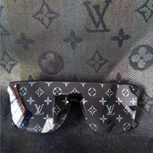 Louis Vuitton Black and White Monogram Sunglasses